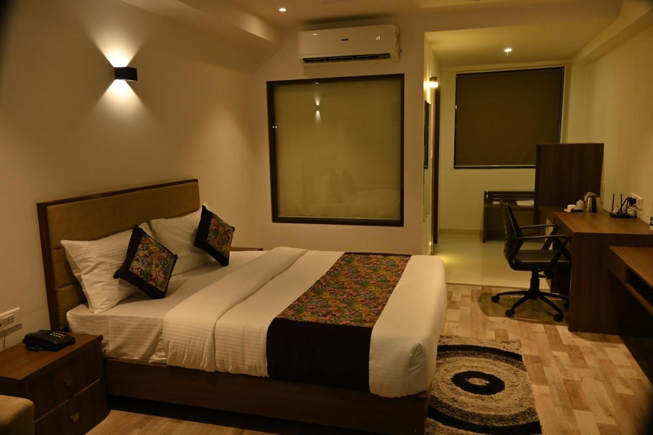 The Orange Zest Vithalpur Exterior foto