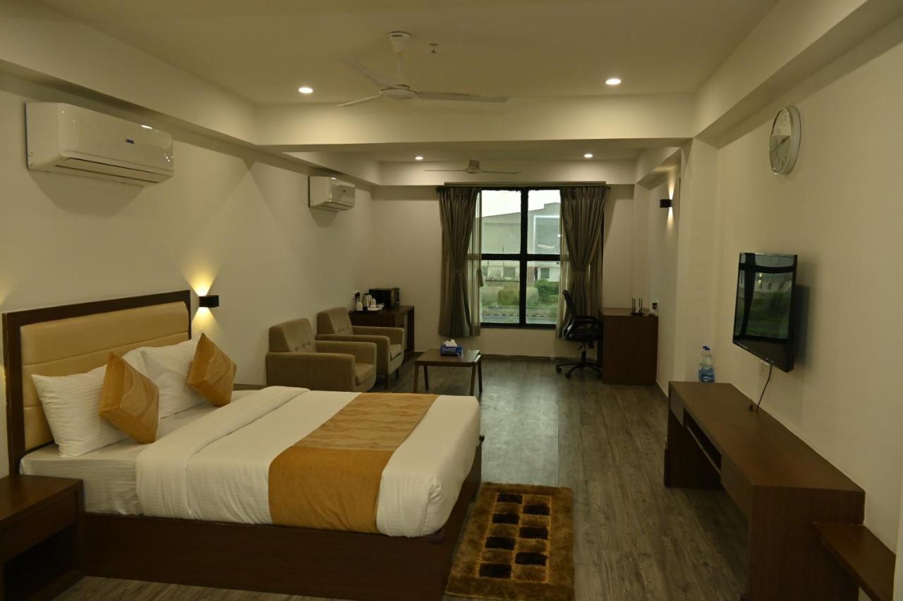 The Orange Zest Vithalpur Exterior foto